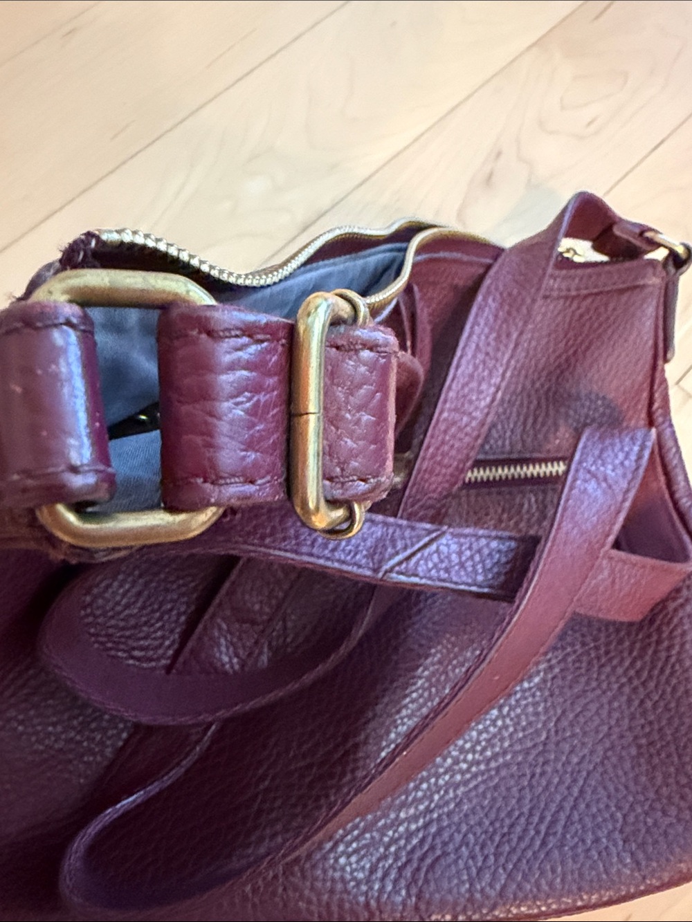 Fossil Women's Pebbled Leather Crossbody Bag in Deep Burgundy - Picture 4 of 8